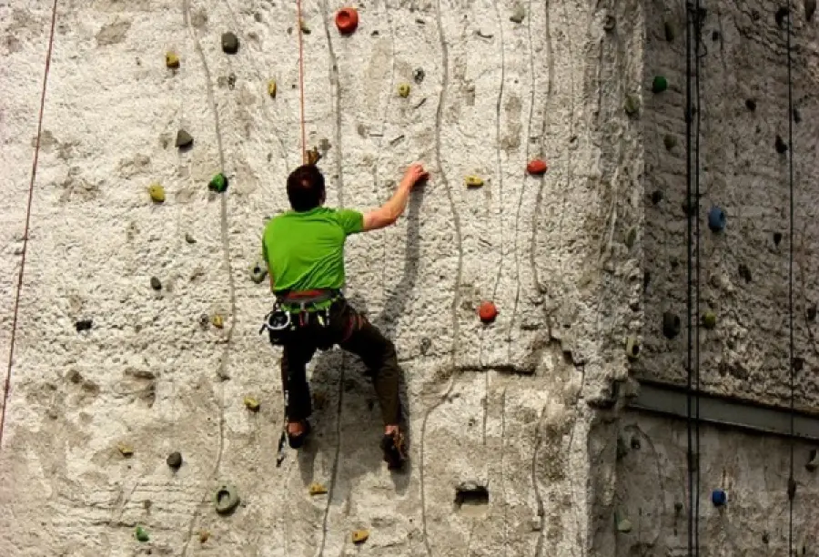 Arrampicata sportiva: guida per capire come iniziare